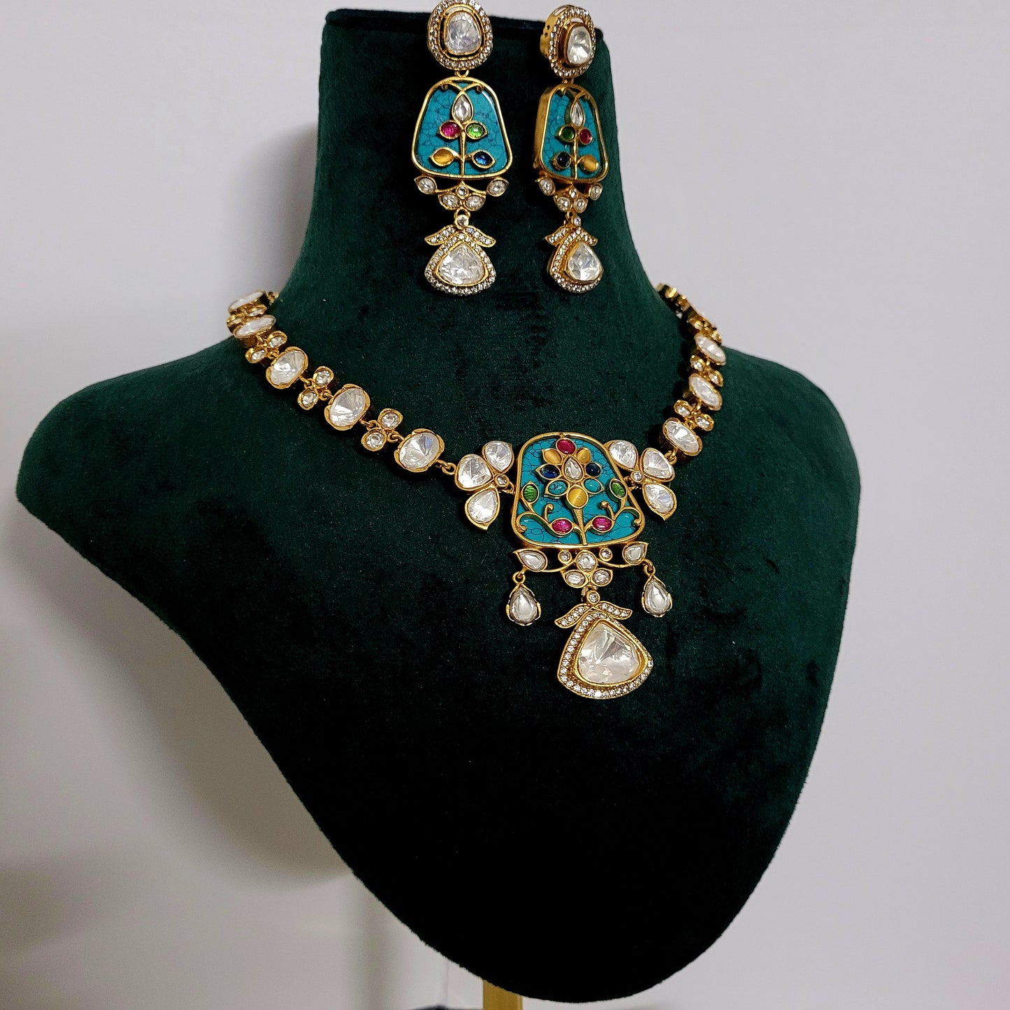 Neelima Necklace Set