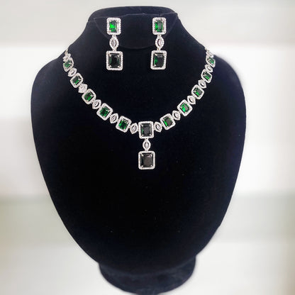 Emerald Amyra Necklace set