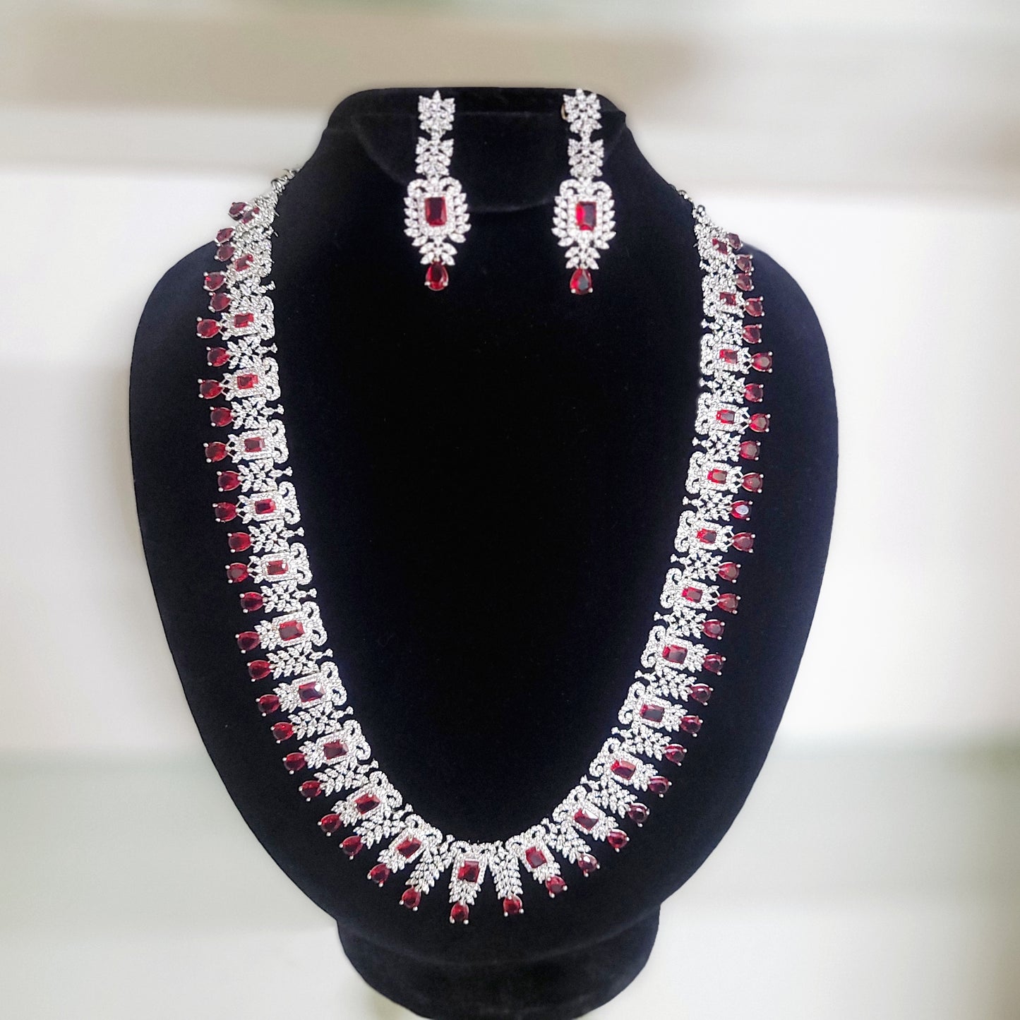 Red Mia Opera Necklace set