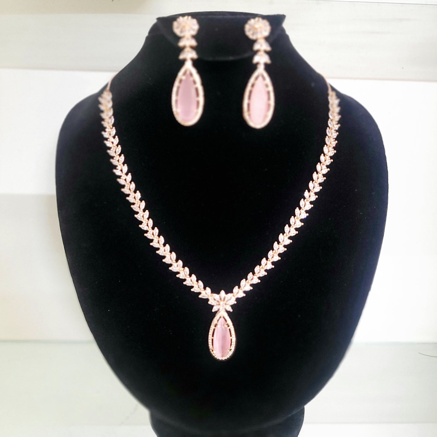 Misty Pink Eva Necklace set